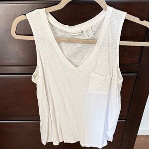 Max studio  White Sleeveless Top